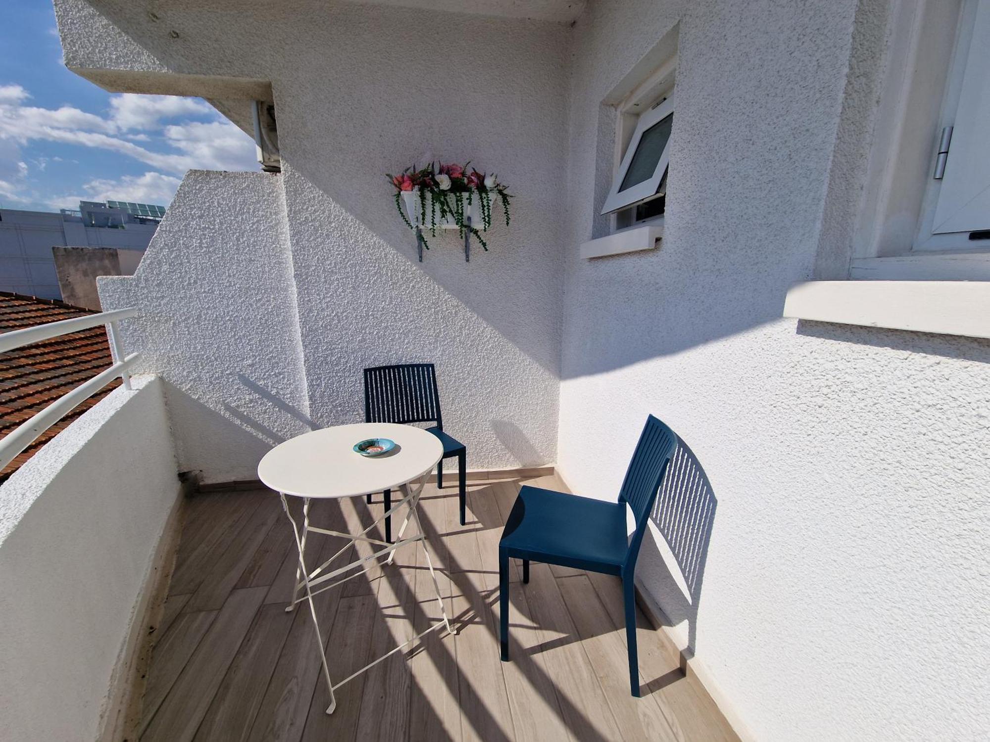 Kitieos Central Apts 100M From Finikoudes Beach Larnaca Esterno foto