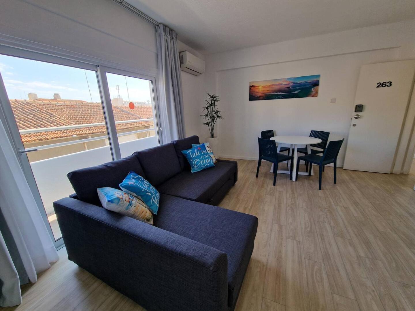 Kitieos Central Apts 100M From Finikoudes Beach Larnaca Esterno foto